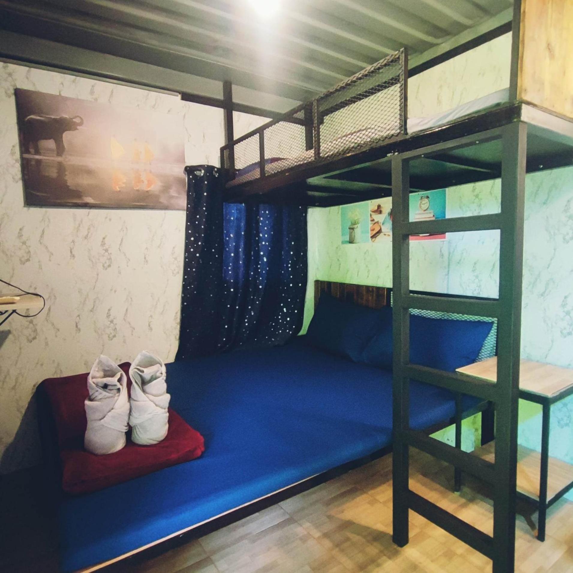 Do Dee Cafe Bangkok Hostel Exterior photo