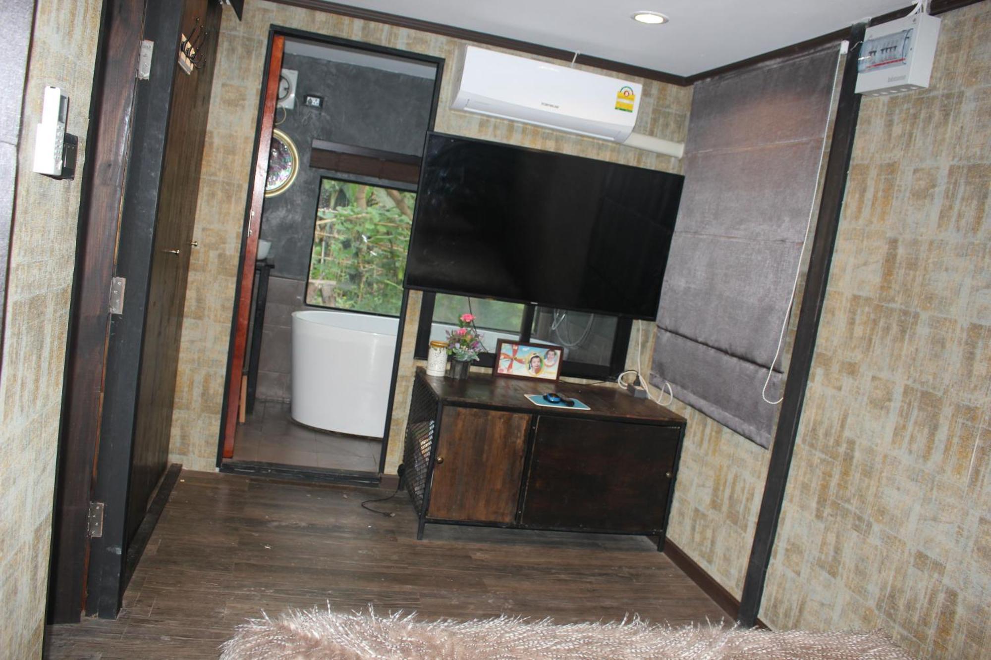 Do Dee Cafe Bangkok Hostel Exterior photo