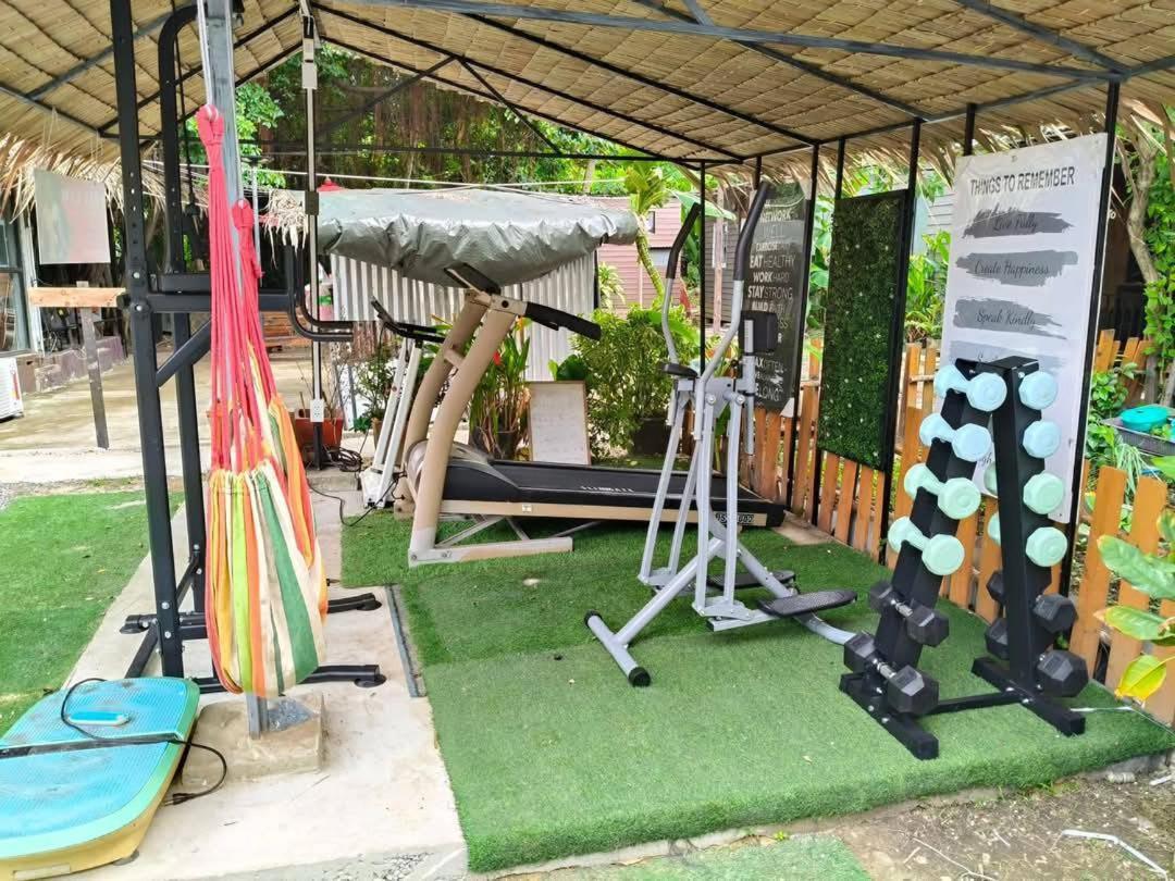 Do Dee Cafe Bangkok Hostel Exterior photo