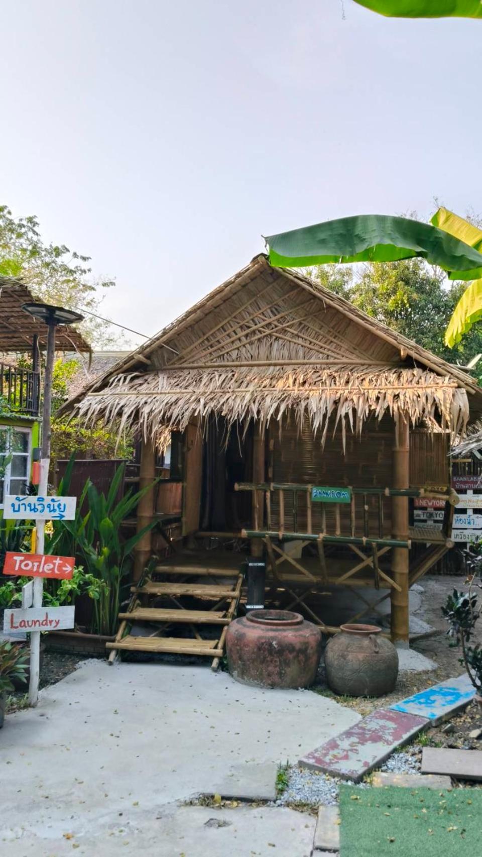 Do Dee Cafe Bangkok Hostel Exterior photo