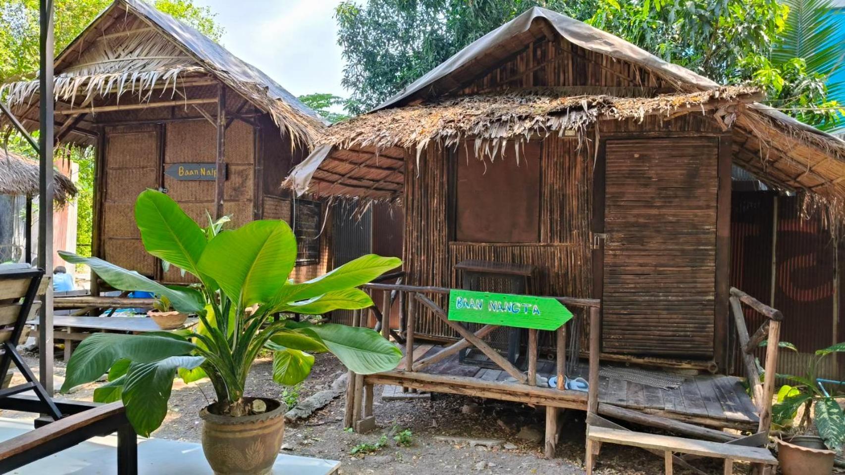 Do Dee Cafe Bangkok Hostel Exterior photo